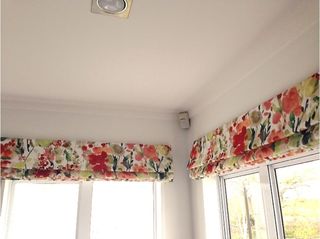 Flatfronted roman blinds