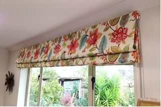 Chain-driven roman blind
