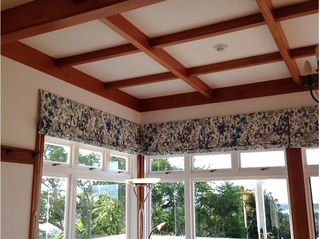 Corner roman blinds