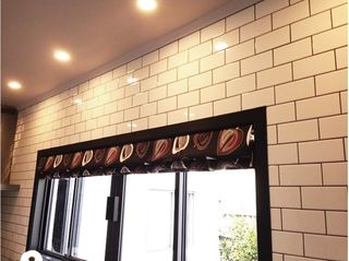 Inside-fit roman blind